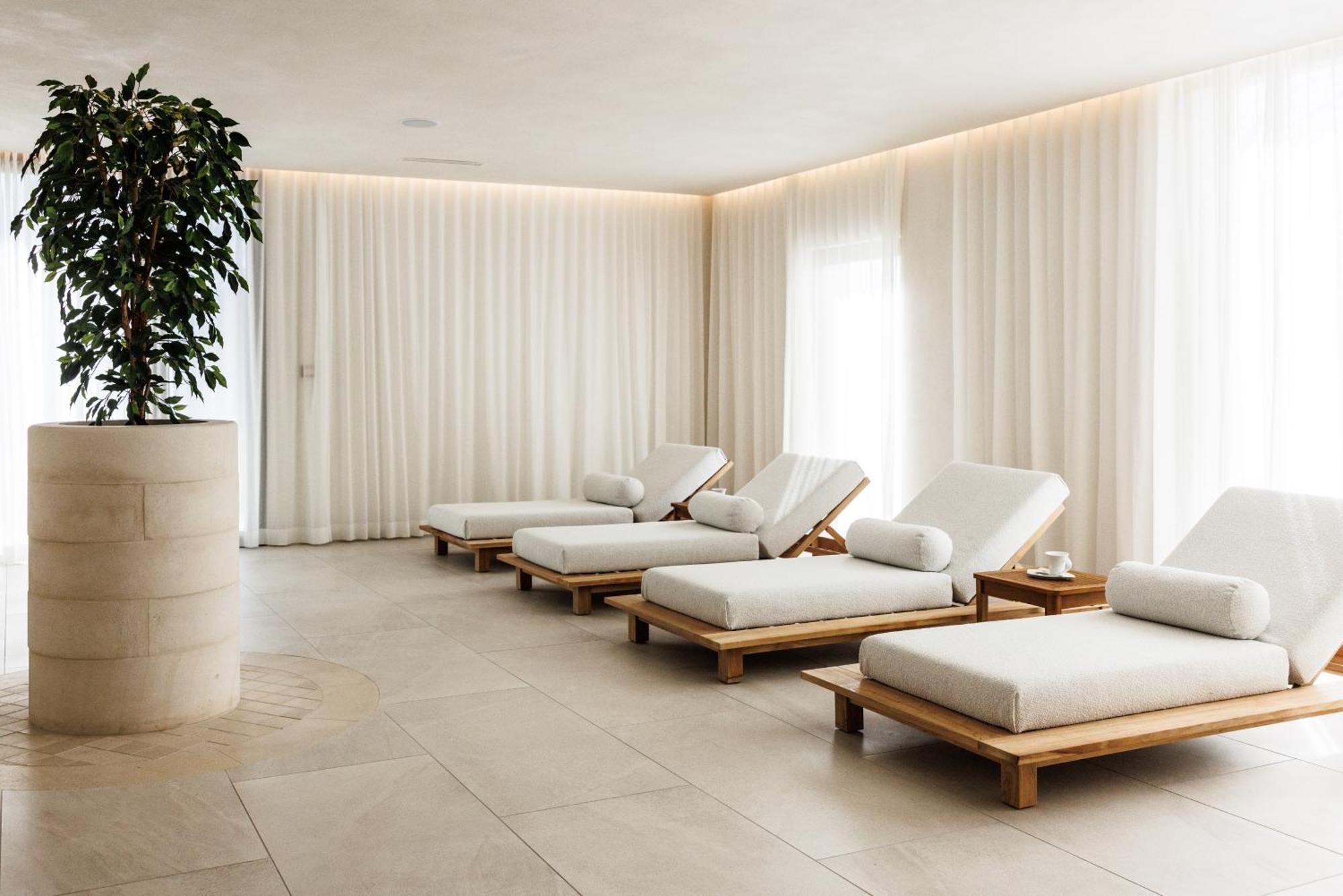 Domaine Du Roncemay - Hotel, Restaurants, Spa & Golf Aillant-sur-Tholon Exterior foto